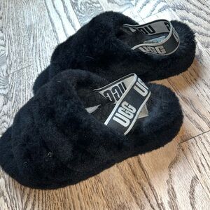 UGG Black Fluff Yeah Slippers with Logo Strap